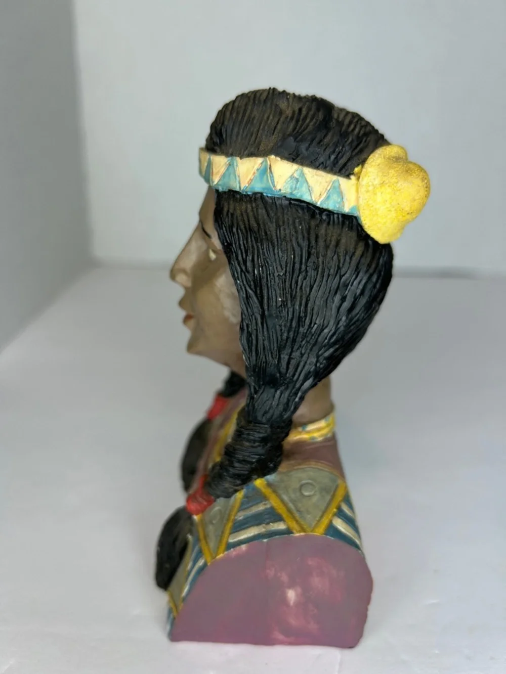 Universal Statuary Corp . vtg 70